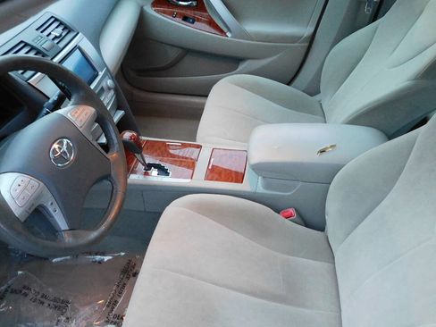Used 2010 Toyota Camry XLE image 25