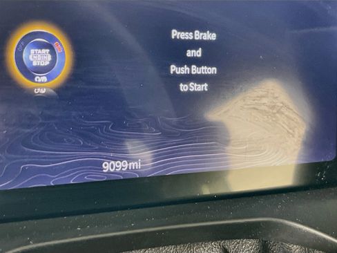 Used 2023 Jeep Grand Cherokee Laredo w/ Luxury Tech Group I image 12