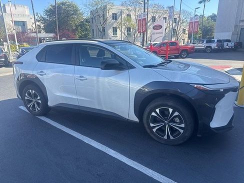 Used 2023 Toyota bZ4X XLE w/ Weather Package image 3