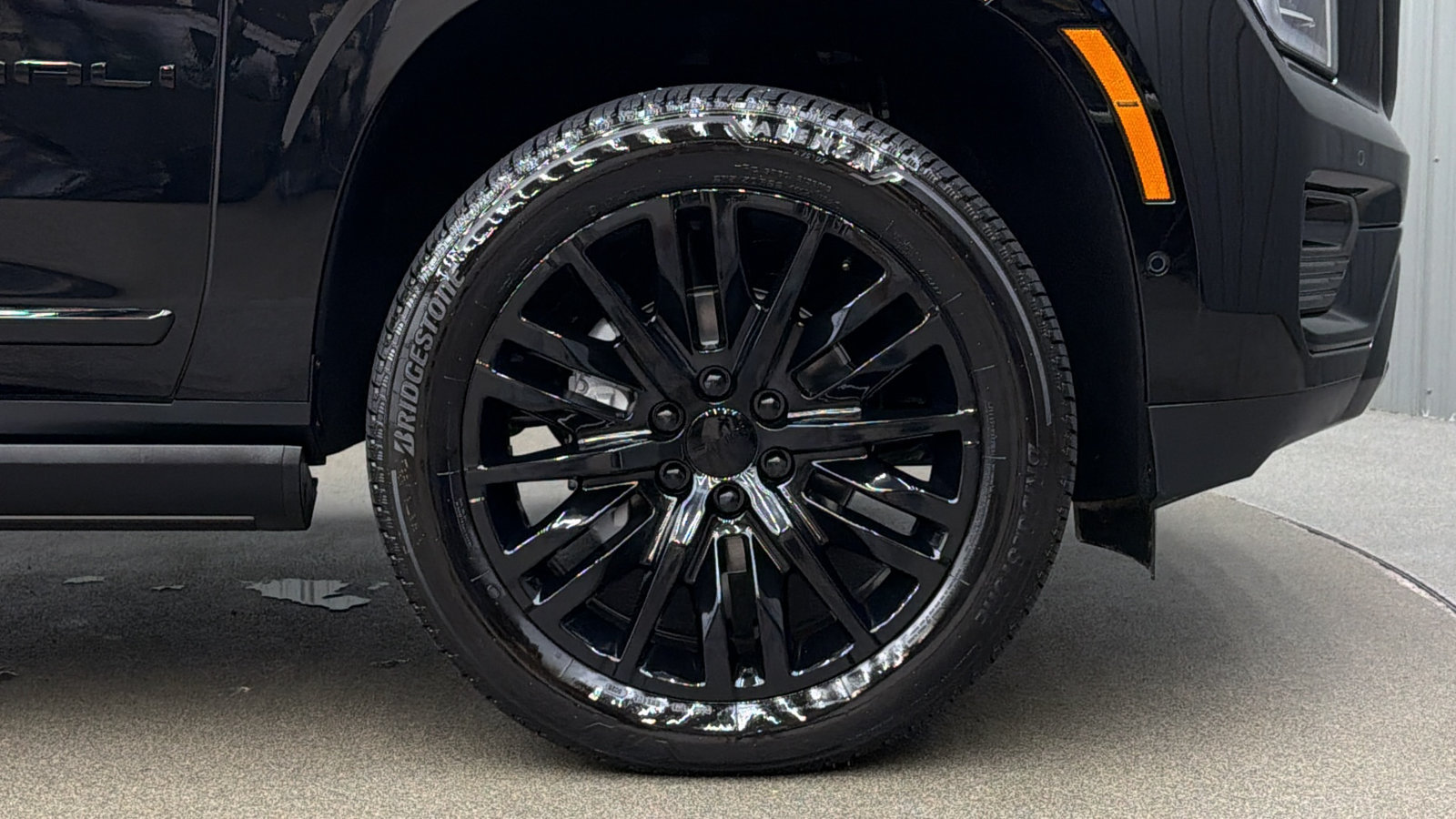 Used 2026 GMC Yukon XL Denali w/ Sun & Power Step Package AWD/4WD image 9
