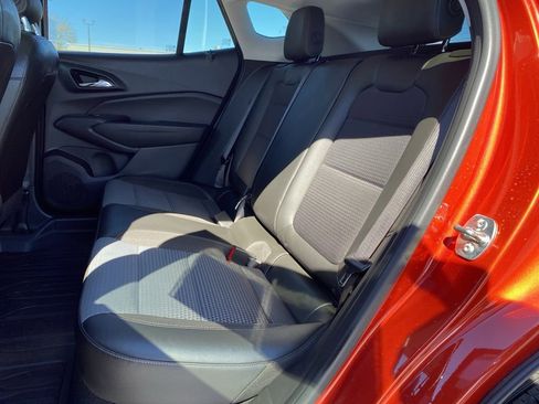 Used 2024 Chevrolet Trax LT w/ LT Convenience Package FWD image 23