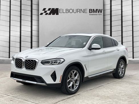 Used 2022 BMW X4 xDrive30i AWD/4WD image 3
