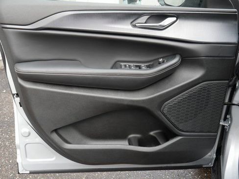 New 2026 Jeep Grand Cherokee L Laredo image 13