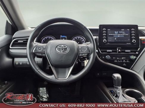 Used 2023 Toyota Camry SE image 16
