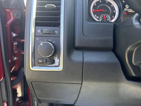 Used 2021 RAM 1500 Classic SLT image 19