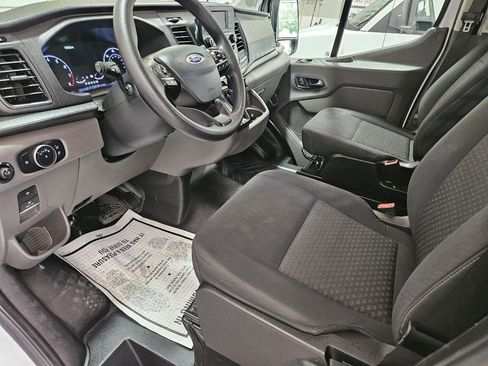 Used 2024 Ford Transit 250 Low Roof w/ Exterior Upgrade Package RWD image 15
