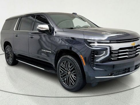 Certified 2025 Chevrolet Suburban Premier AWD/4WD image 7