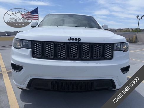 Used 2020 Jeep Grand Cherokee Altitude AWD/4WD image 2