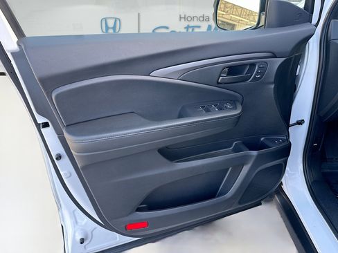 Used 2025 Honda Passport EX-L image 18