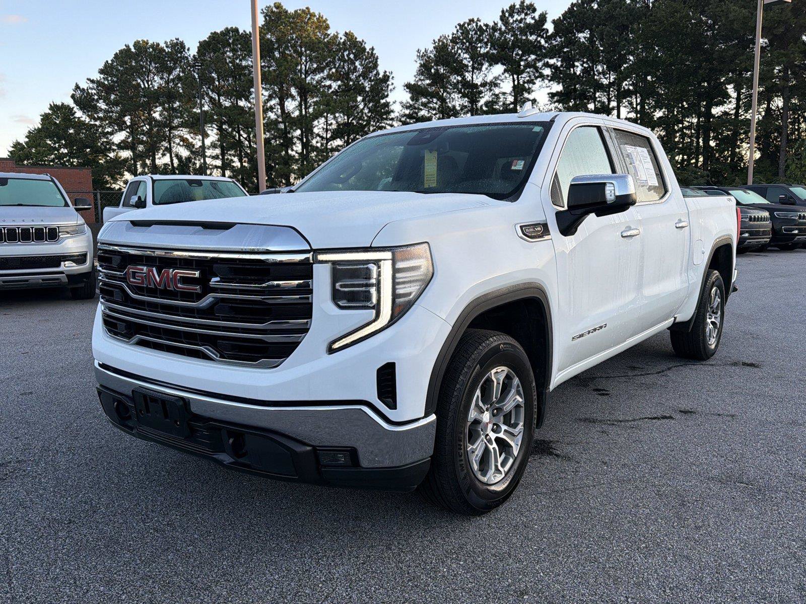 Used 2025 GMC Sierra 1500 SLT AWD/4WD image 1