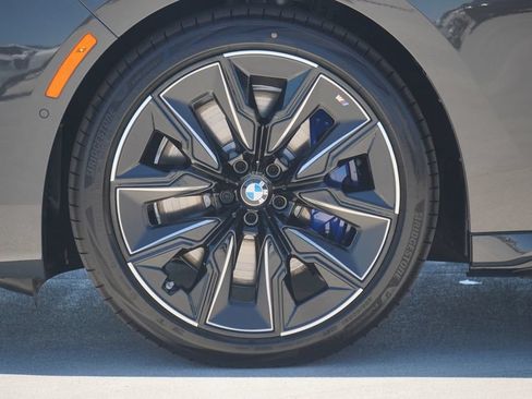 Used 2026 BMW 740i w/ Premium Package RWD image 5
