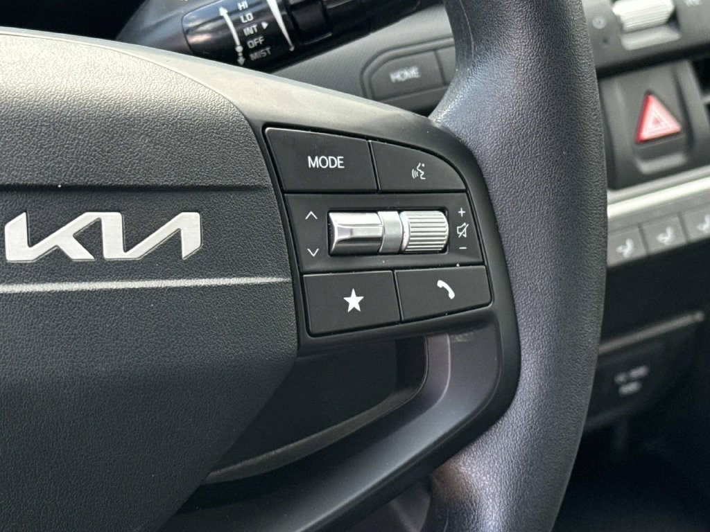 Used 2025 Kia K4 FWD image 30