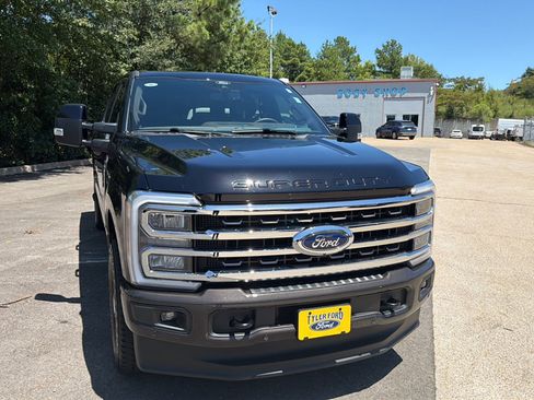Used 2025 Ford F250 King Ranch w/ FX4 Off-Road Package AWD/4WD image 3