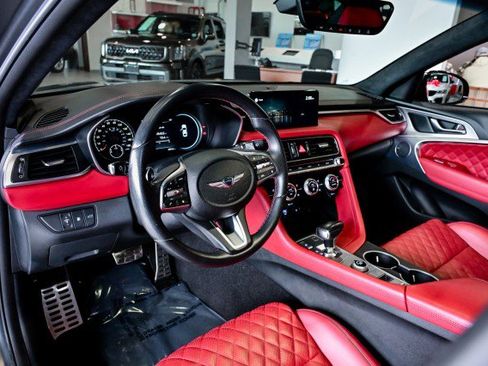 Used 2022 Genesis G70 3.3T Launch Edition image 14