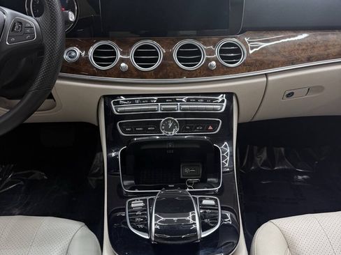 Used 2017 Mercedes-Benz E 300 4MATIC image 28