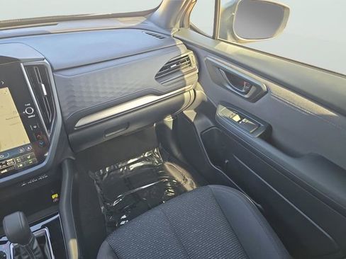 Used 2025 Subaru Forester Premium AWD/4WD image 11
