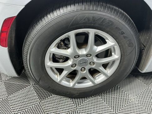 Used 2024 Chrysler Pacifica Touring-L image 18