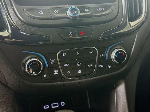 Used 2023 Chevrolet Equinox RS w/ RS Leather Package image 19