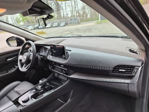 Used 2023 Nissan Rogue SV w/ SV Premium B Package AWD/4WD image 12