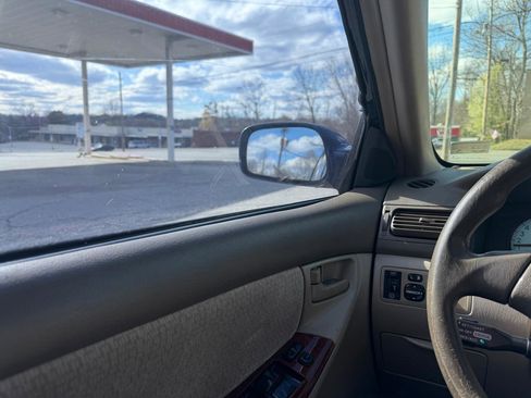 Used 2004 Toyota Corolla LE image 21