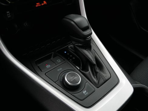 Certified 2024 Toyota RAV4 LE image 24