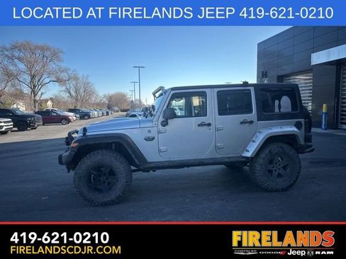 Used 2012 Jeep Wrangler Unlimited Rubicon image 12