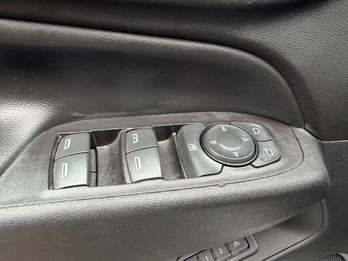 Used 2019 Chevrolet Equinox Premier image 19