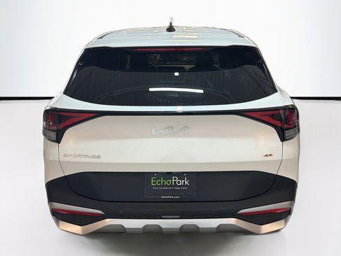 Used 2024 Kia Sportage LX image 7