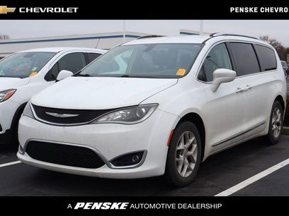 Used 2017 Chrysler Pacifica Touring-L Plus w/ Tire & Wheel Group