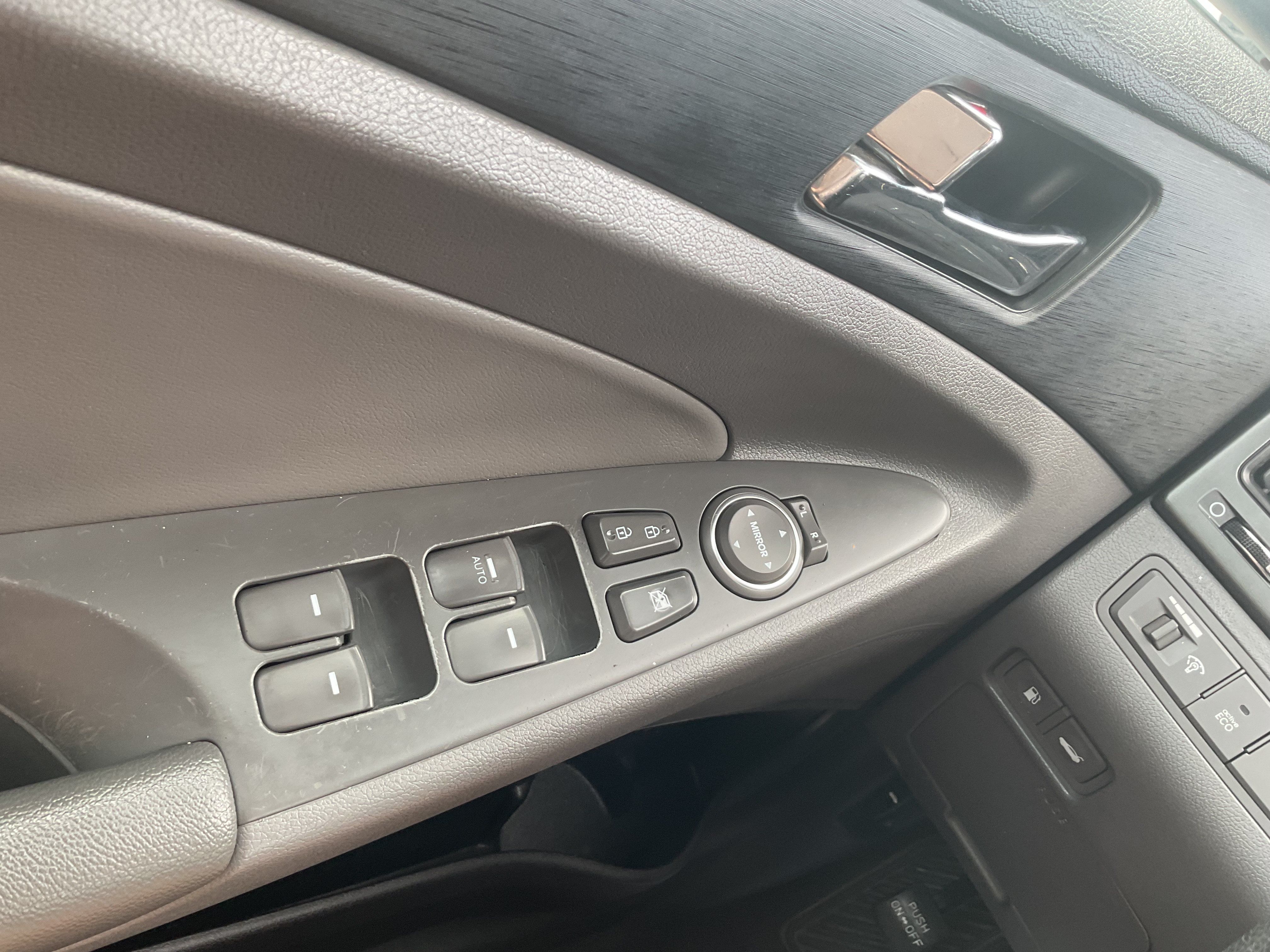 Used 2013 Hyundai Sonata GLS w/ Popular Equipment Pkg FWD image 11