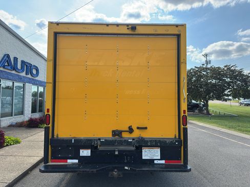 Used 2022 Ford E-350 and Econoline 350 Super Duty RWD image 5