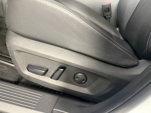 Used 2025 Nissan Rogue SL w/ Tech Package FWD image 21