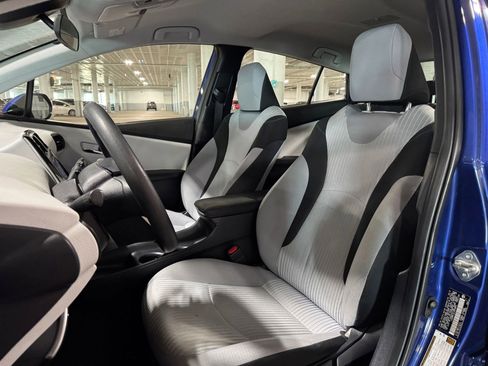 Used 2018 Toyota Prius Two w/ Prius Two Safety Plus Package image 12