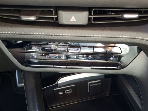 Used 2023 Buick Envision Preferred image 31