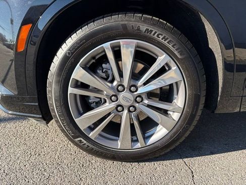 Used 2025 Cadillac XT6 Premium Luxury image 9