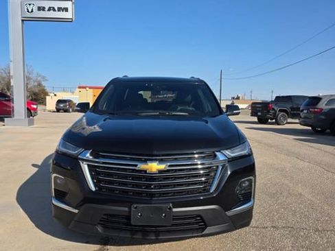 Used 2023 Chevrolet Traverse LT w/ Rear Camera Mirror Package AWD/4WD image 2