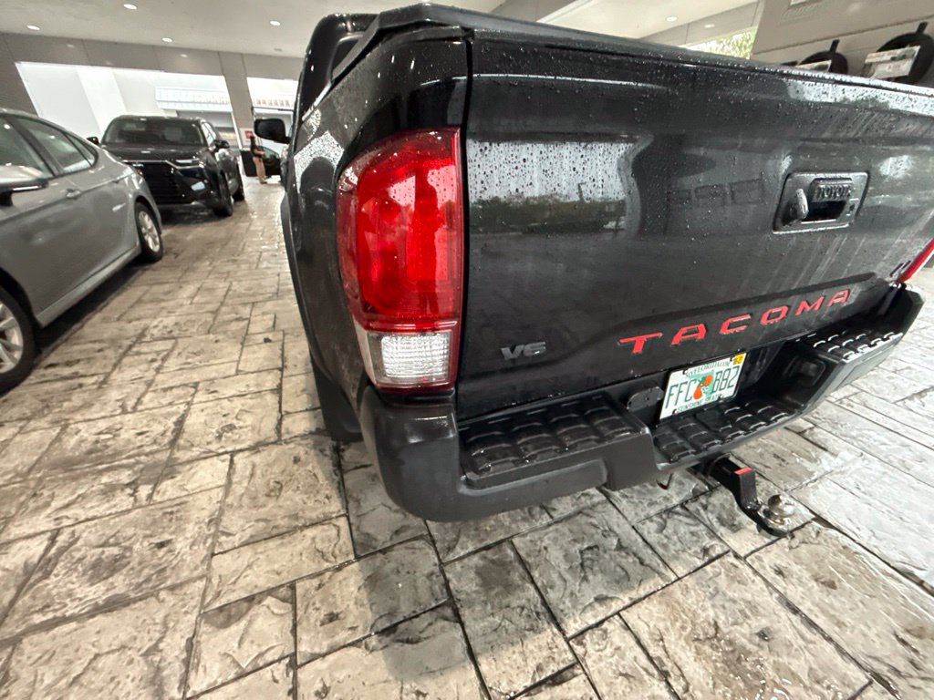 Used 2016 Toyota Tacoma TRD Off-Road w/ Towing Package AWD/4WD image 12