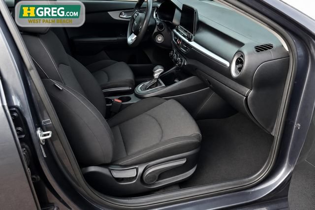 Used 2022 Kia Forte LXS w/ LXS Technology Package FWD image 14