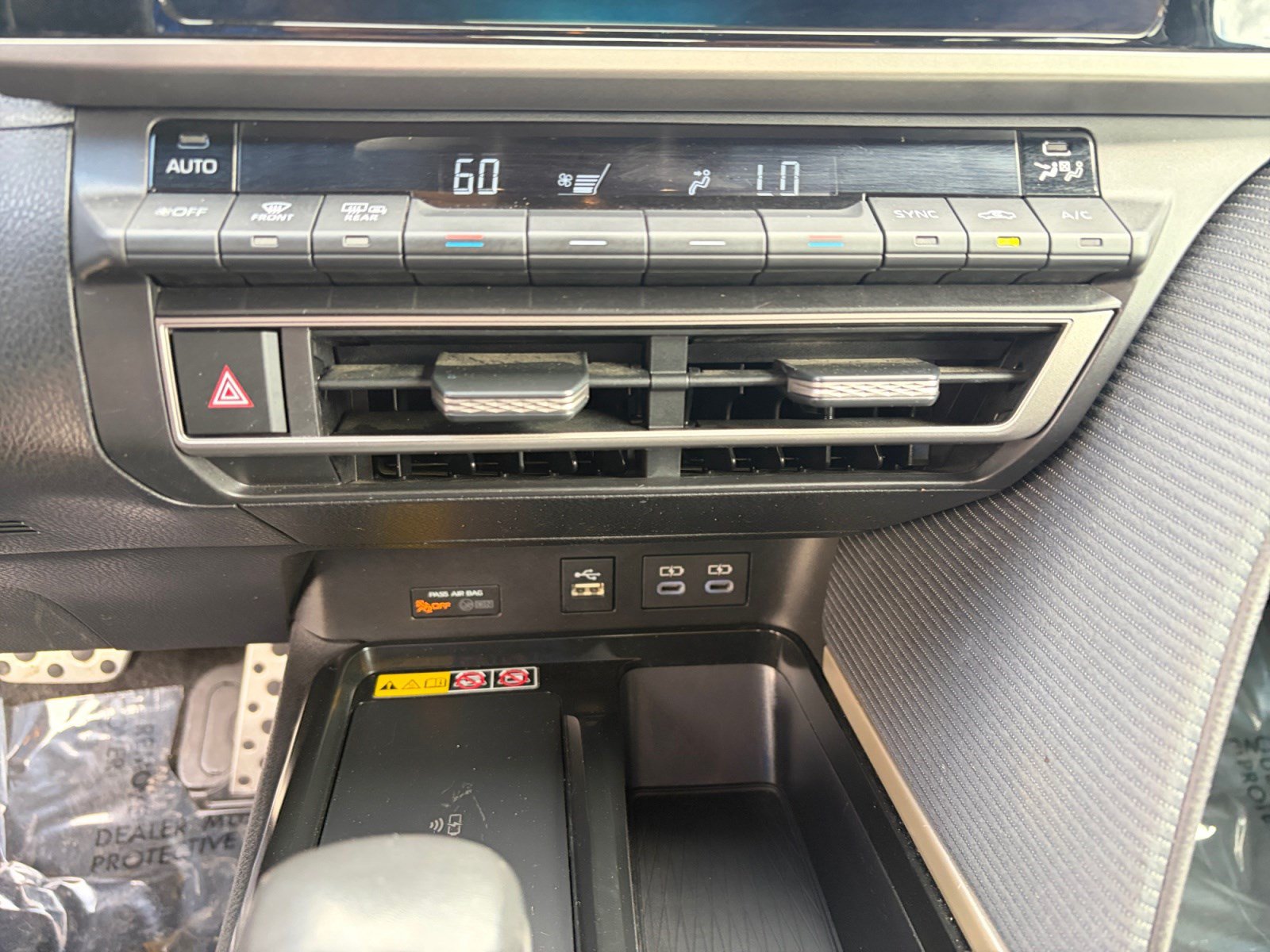Used 2025 Toyota Camry SE FWD image 18