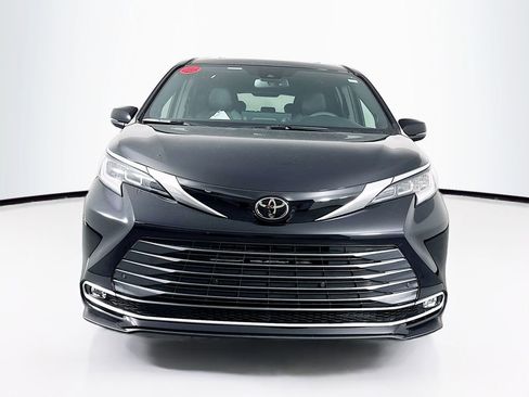 New 2026 Toyota Sienna Limited AWD/4WD image 2