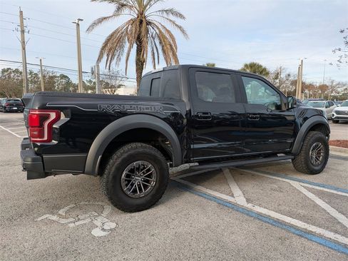 Used 2019 Ford F150 Raptor w/ Equipment Group 802A Luxury image 6