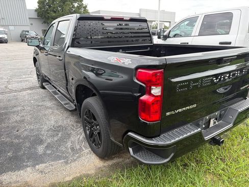 Used 2023 Chevrolet Silverado 1500 Custom AWD/4WD image 3