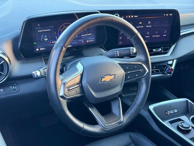 Used 2026 Chevrolet Equinox LT w/ Convenience Package II FWD image 16