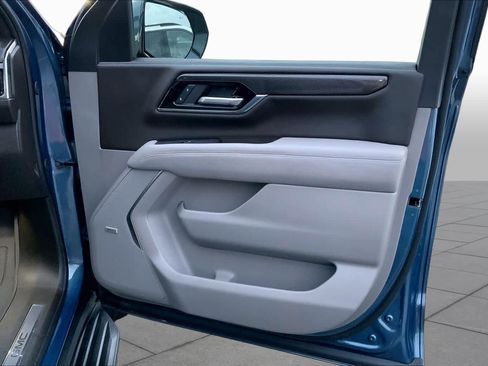 Used 2025 GMC Yukon Elevation RWD image 22