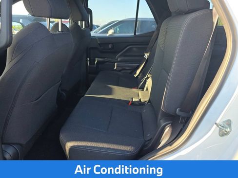 Used 2025 Toyota 4Runner SR5 AWD/4WD image 9