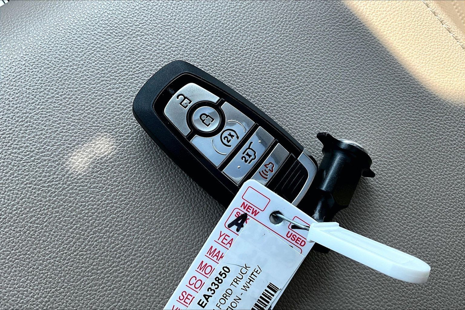 Used 2024 Ford Expedition Limited AWD/4WD image 12