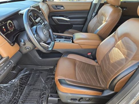 Used 2023 Nissan Pathfinder Platinum w/ Cargo Package FWD image 14