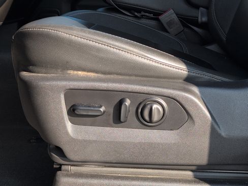 Used 2021 Chevrolet Silverado 1500 LT w/ Convenience Package II image 14