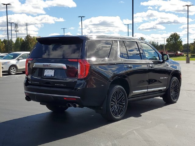 Used 2022 GMC Yukon Denali w/ Denali Premium Package AWD/4WD image 3