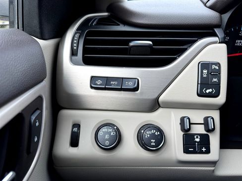 Used 2017 GMC Yukon XL Denali w/ Open Road Package image 24